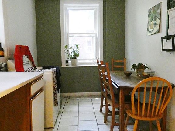 4th image of 4702 Cedar Ave APT 1