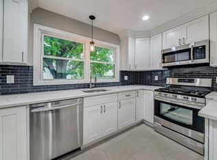 8 4th St, East Brunswick, NJ 08816