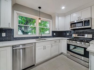 8 4th St, East Brunswick, NJ, 08816