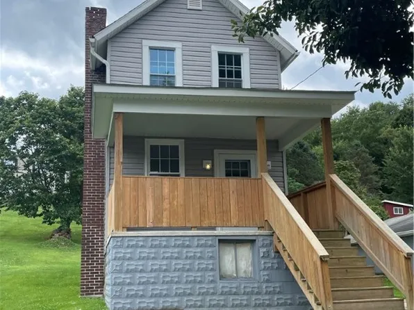 38 Fayette St, Dunbar, PA 15431