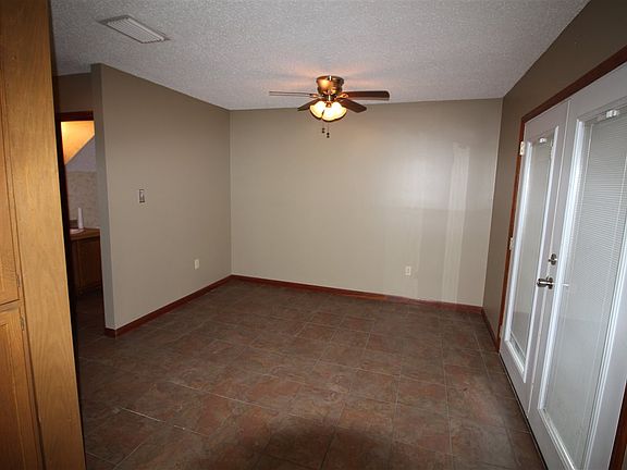 4th image of 214 Greenbriar Dr #0