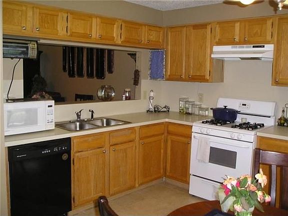 4th image of 4514 Alamo Ave