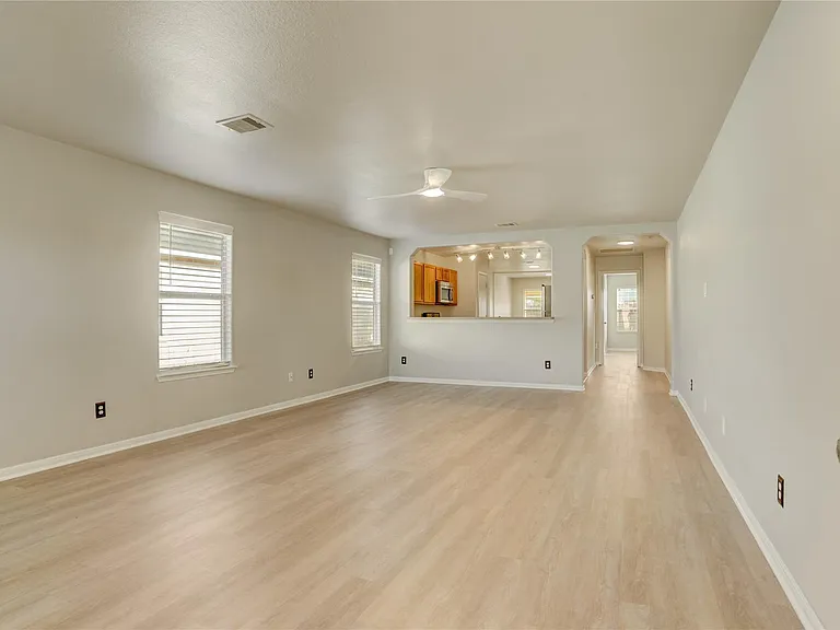 822 Crabapple Way — Photo 3