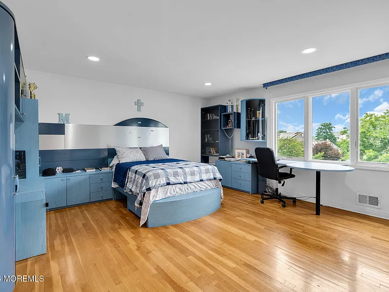 30 Scott Dr — Photo 16