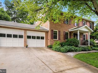 6654 Old Blacksmith Dr, Burke, VA 22015