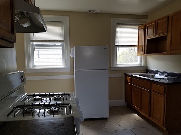 3rd image of 80 Shepard Street # Fl 3rd