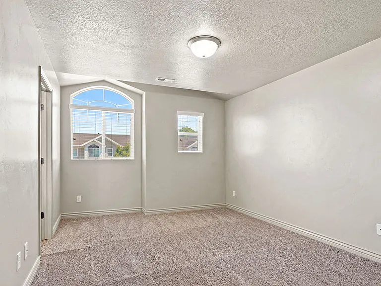 Angels Landing Townhomes — Photo 11