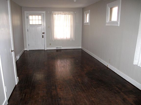 3rd image of 1212 Holland Ave