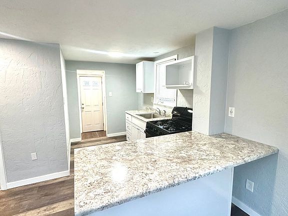 4th image of 516 Stilley Rd