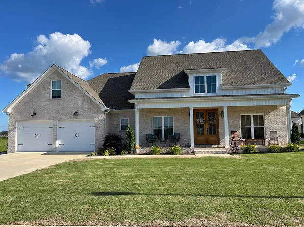 130 Grove Landing Dr, Tuscumbia, AL 35674
