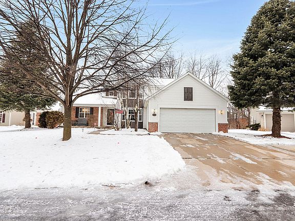 3rd image of 5392 E Heathwood Dr SE