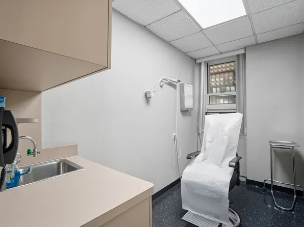 1010 5th Avenue image 9 of 23