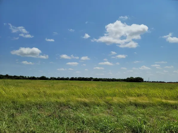 2 County Road 1245, Savoy, TX 75479
