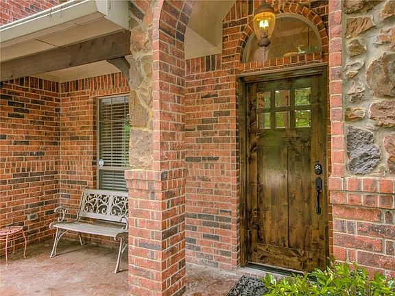 4th image of 3004 Enchanted Oaks Cir
