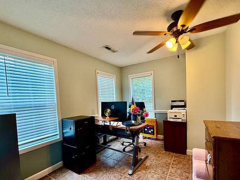 2809 Faircroft Way — Photo 19