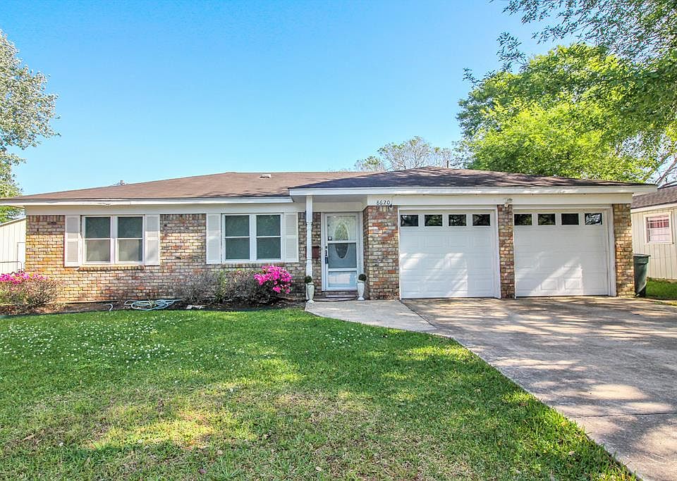 1st image of 8620 Chateau Cir