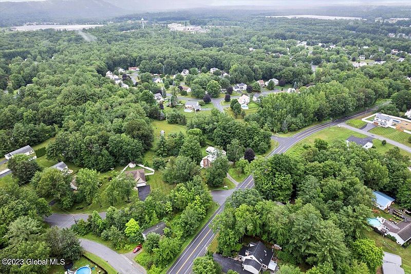 2nd image of 89 Traver Road