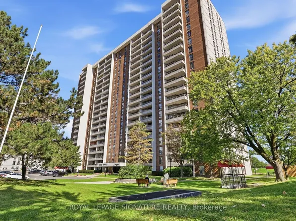 4 Kings Cross Rd #1805, Brampton, ON L6T 3X8