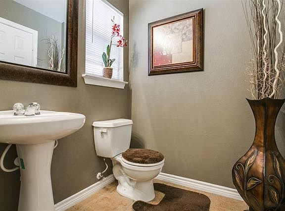 5th image of 3901 Oceanside Dr