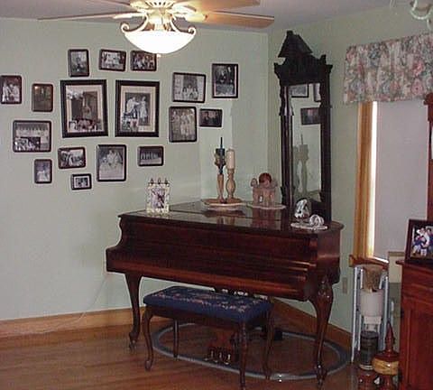 DiningRoom/Music Room