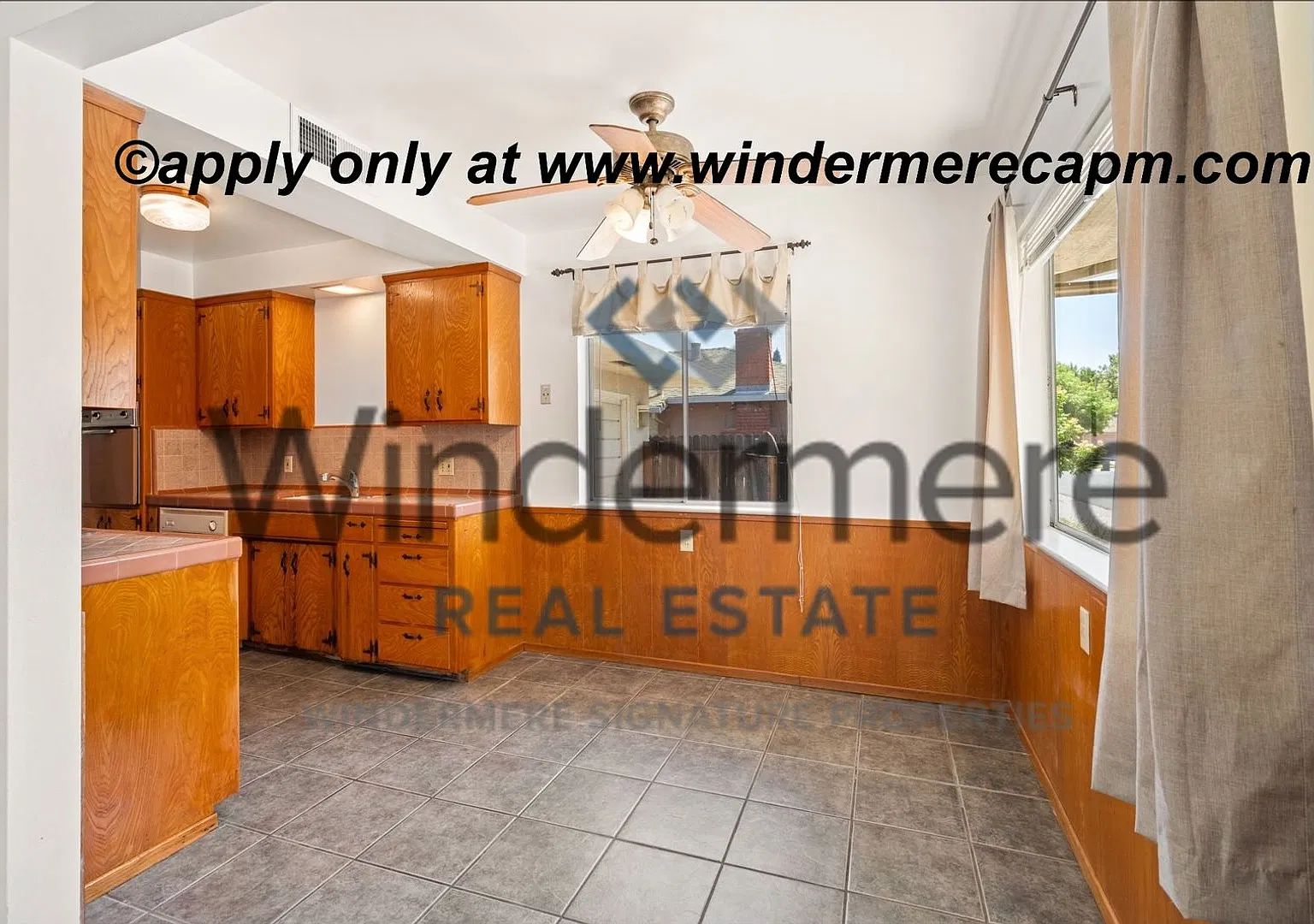 Vintage Charm Meets Modern Comfort 1 Bedroom Duplex in East Tahoe Park! — Photo 4