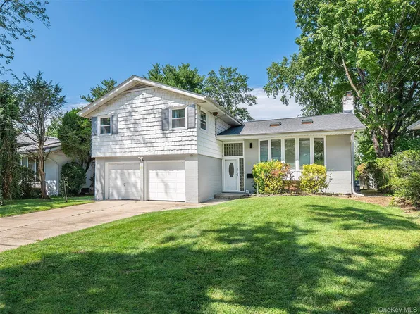 57 Sandy Hollow Rd, Port Washington, NY 11050