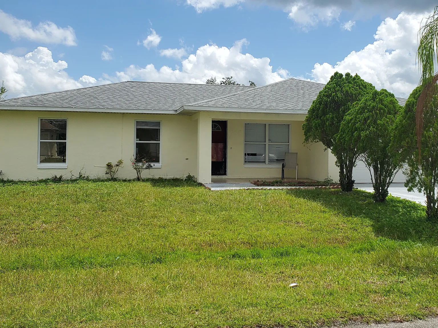 4 bed, 1400 sqft, $1,900 — Photo 2
