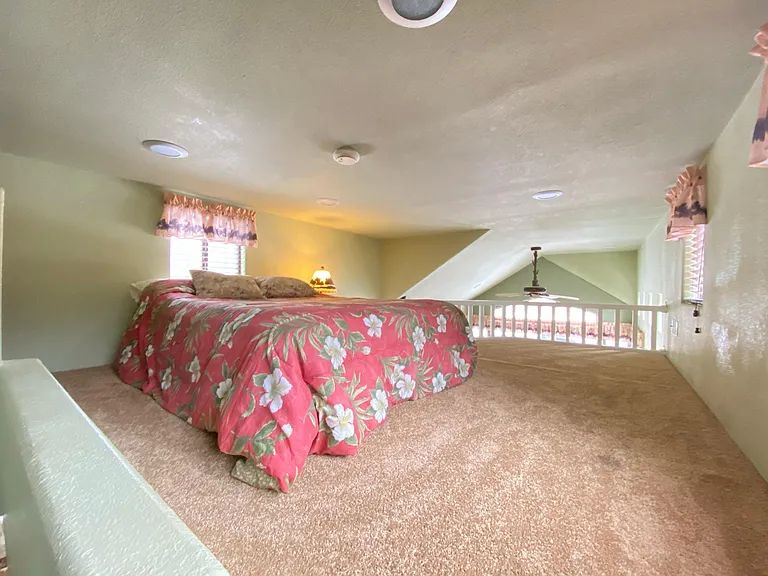 240 Sunshine Loop — Photo 12