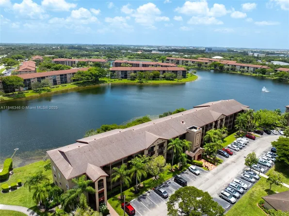 13700 SW 11th St APT 309A, Hollywood, FL 33027