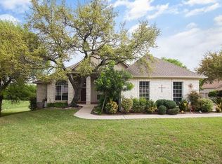 8 Wooded Way, Round Rock, TX 78664