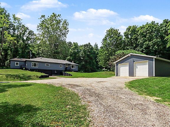 3rd image of 15068 Millard Rd