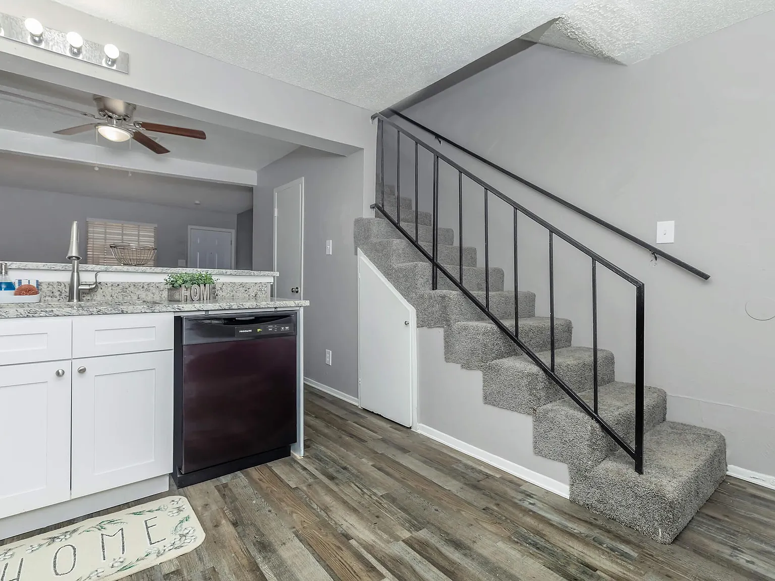 Pioneer Creek Townhomes — Photo 1