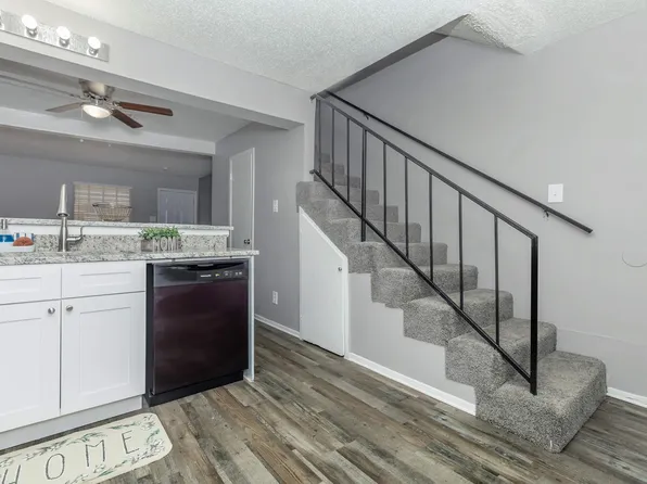 Pioneer Creek Townhomes