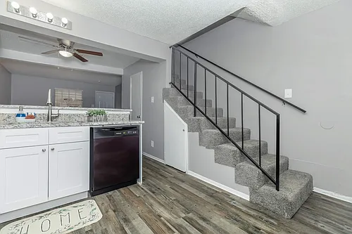 Pioneer Creek Townhomes Photo 1