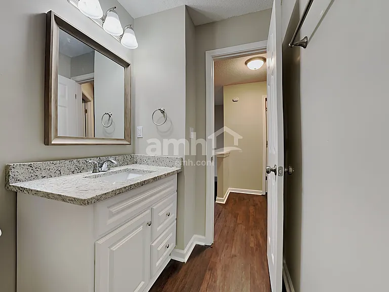 7748 Parkmont Dr — Photo 16