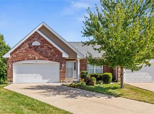 3109 Somerset Green Ct, Saint Louis, MO 63136