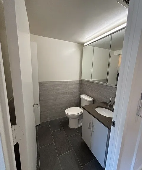 312 11th Ave #4G — Photo 3