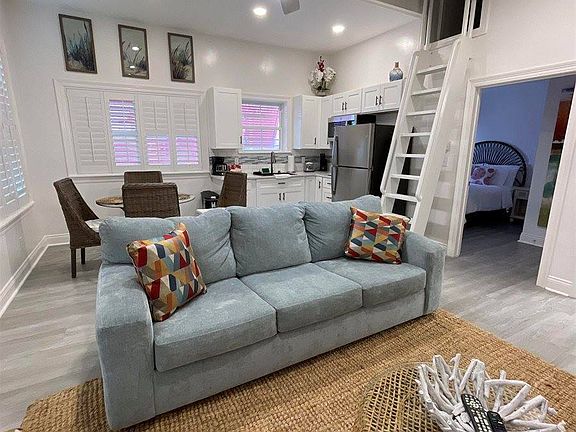 3rd image of 112 Carmen Ln #B