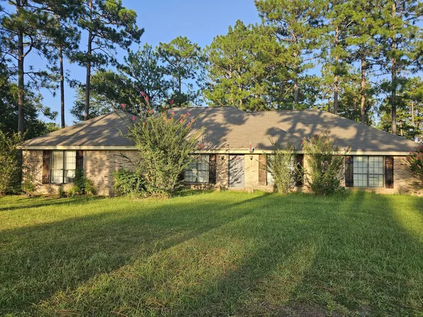11 Twin Lakes Rd, Petal, MS 39465