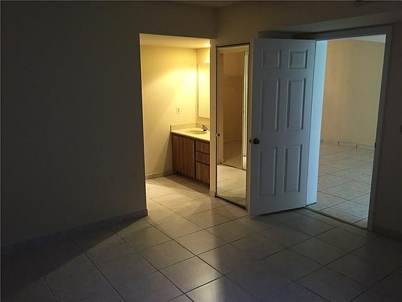 5th image of 1707 Whitehall Dr APT 102