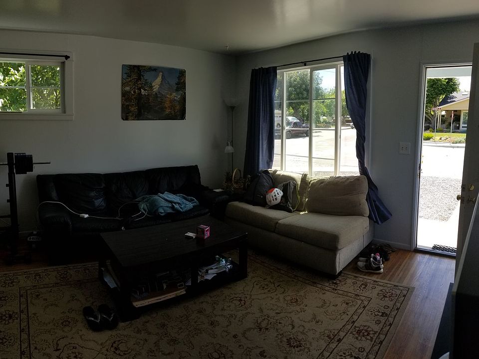 1st image of 209 Jeffrey Dr