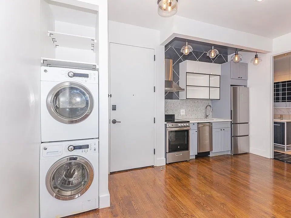 85 Graham Ave #2B