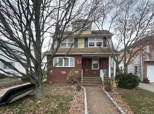 2922 Oceanside Rd, Oceanside, NY 11572