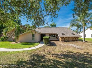 7884 Floral Dr, Weeki Wachee, FL 34607