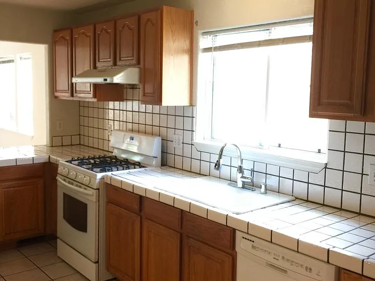 743 Adams St — Photo 13