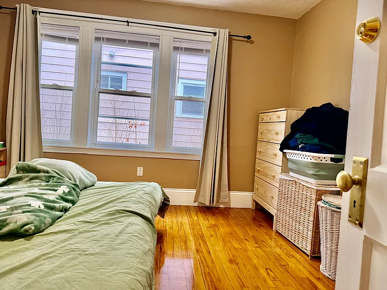 37 Hilton St — Photo 3