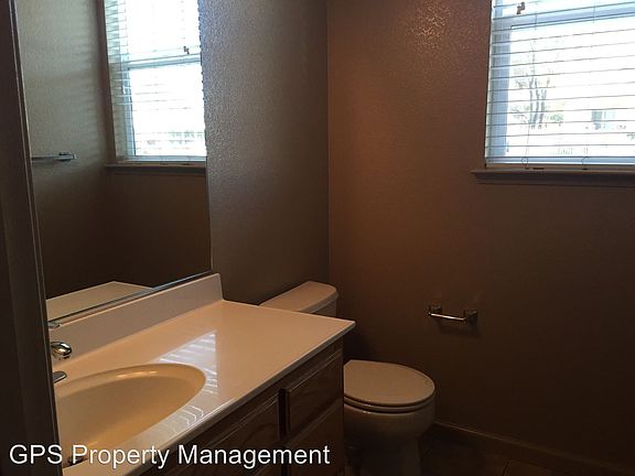 2nd image of 1430 N Commerce St #A