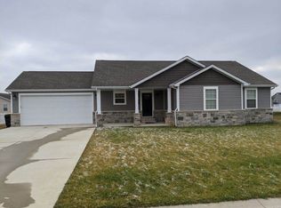 864 W 2nd St, Aviston, IL 62216