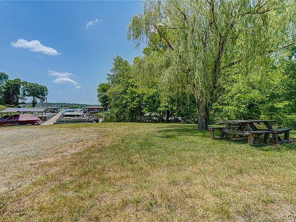 4th image of 6121 Dairy Dr