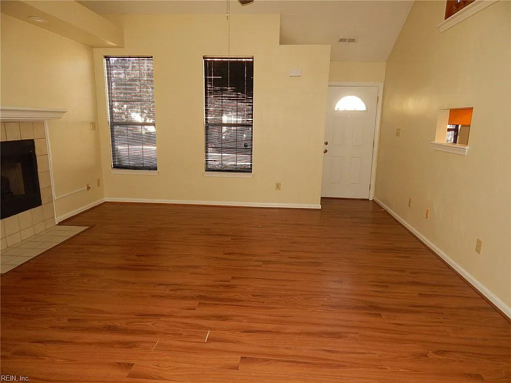 2 bed, 2.0 bath, 1466 sqft, $2,300 — Photo 4